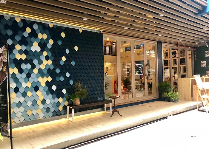 Kinnon Deluxe Hostel Coworking Cafe กรุงเทพมหานคร